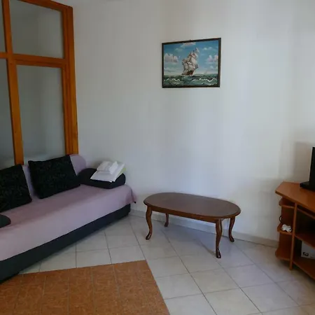 For 8 * Duće