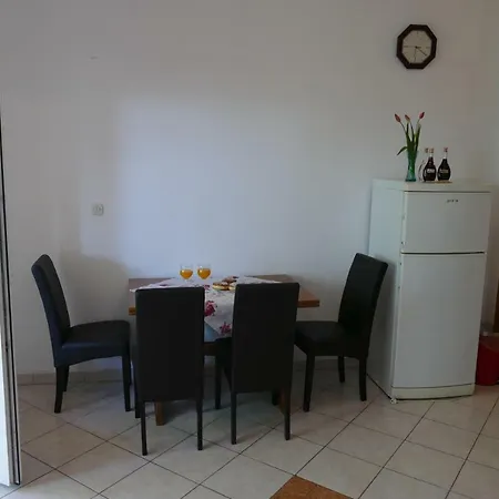 For 8 * Duće